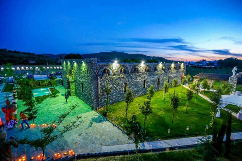 Kriva Resort เอลบาซาน ภายนอก รูปภาพ