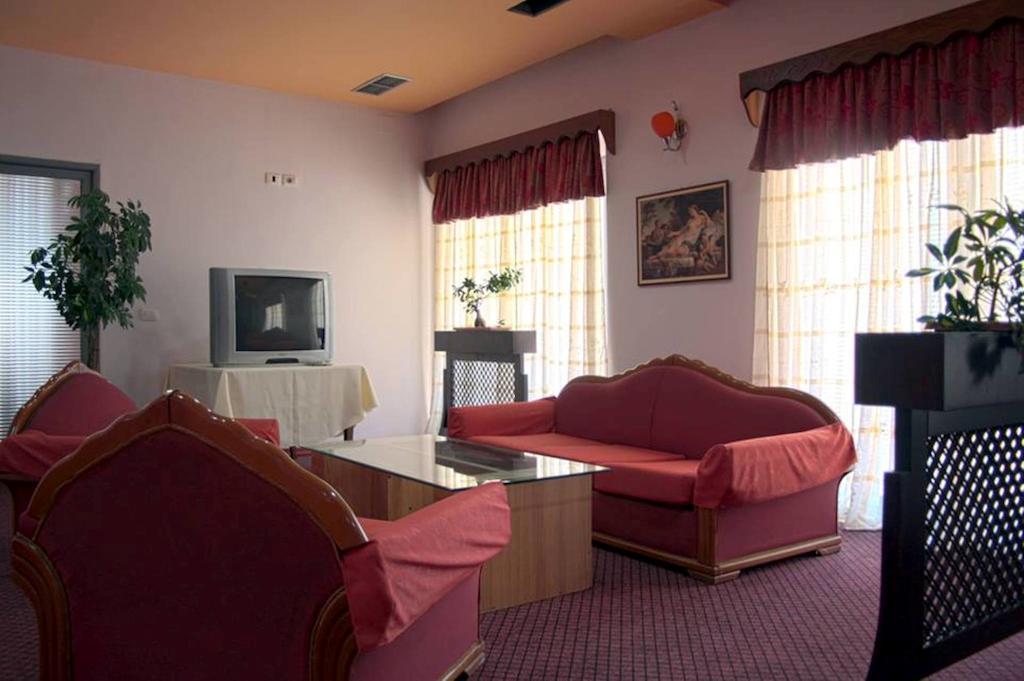 Kriva Resort เอลบาซาน ภายนอก รูปภาพ